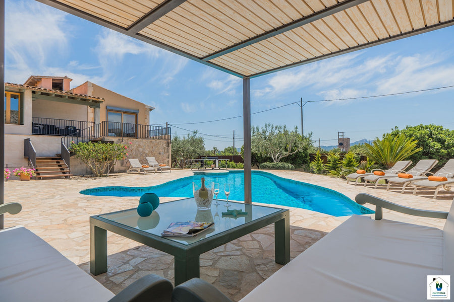 Außenansicht der Finca Garriga del Vila bei Pollença, Mallorca