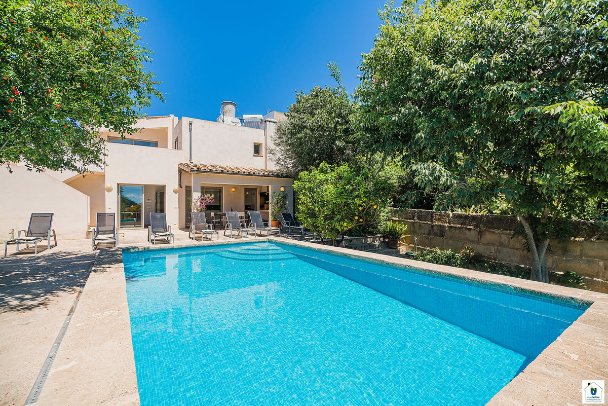 Ansicht des Stadthauses Casa Torres bei Pollença, Mallorca