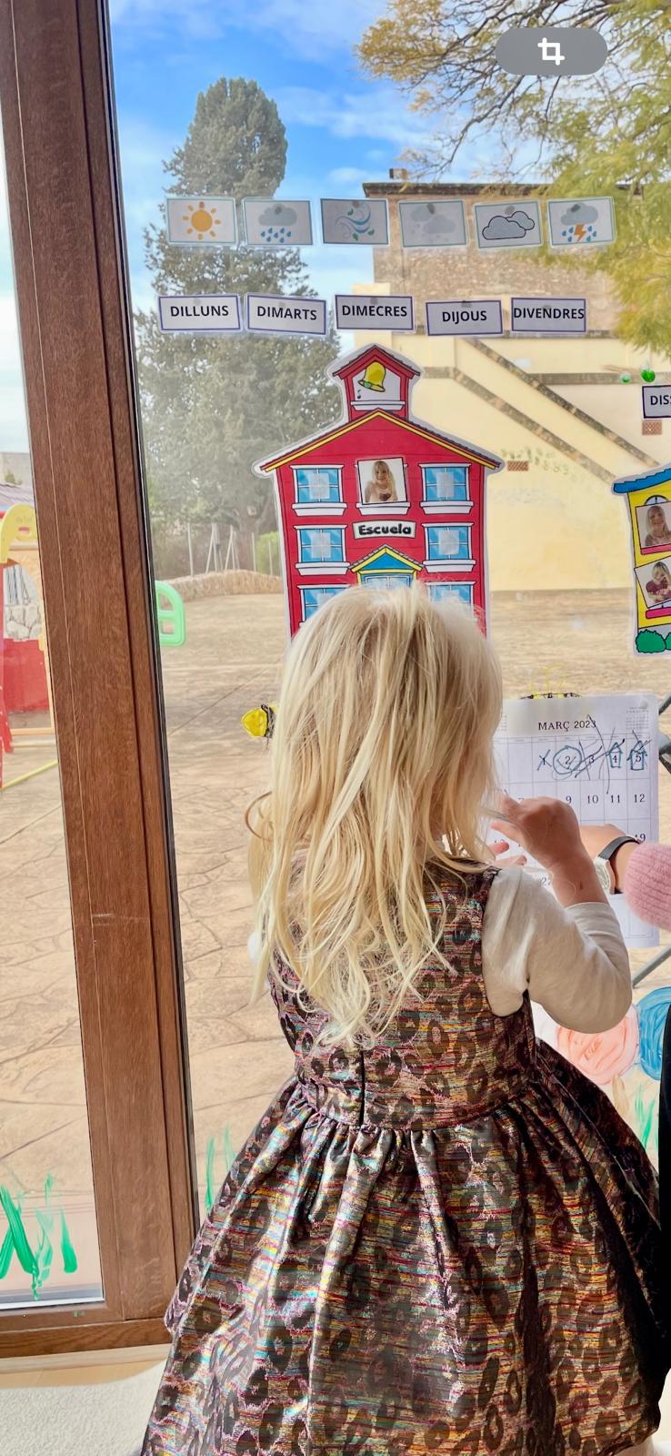 Spielen und Entdecken mit der Kinderbetreuung auf Mallorca