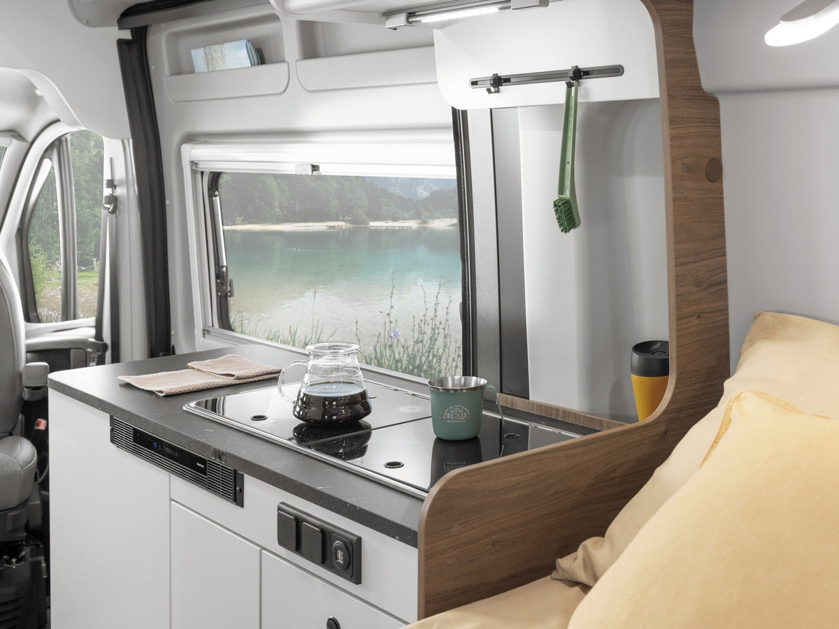 Innenraum Corigon CV 55 D mit Doppelbett