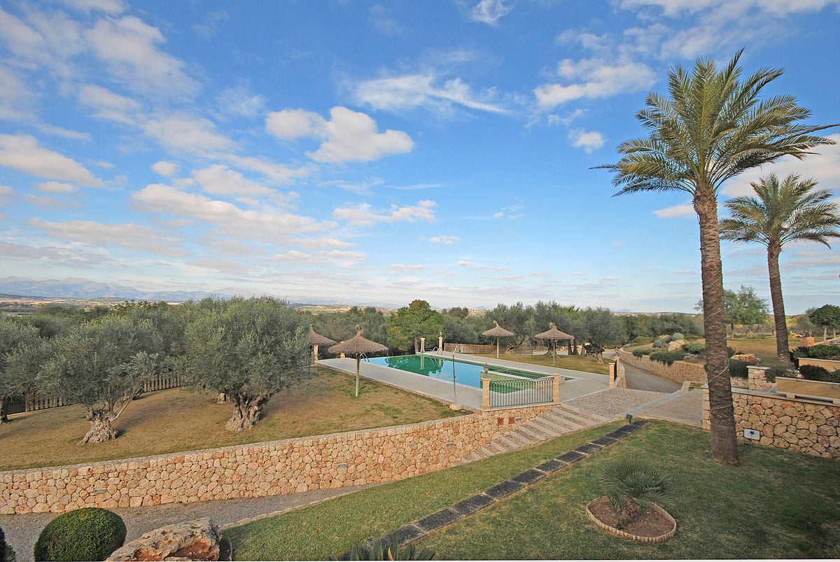 Blick in die Landschaft vom Grundstück des Ferienhauses Grandina bei Ariany, Mallorca