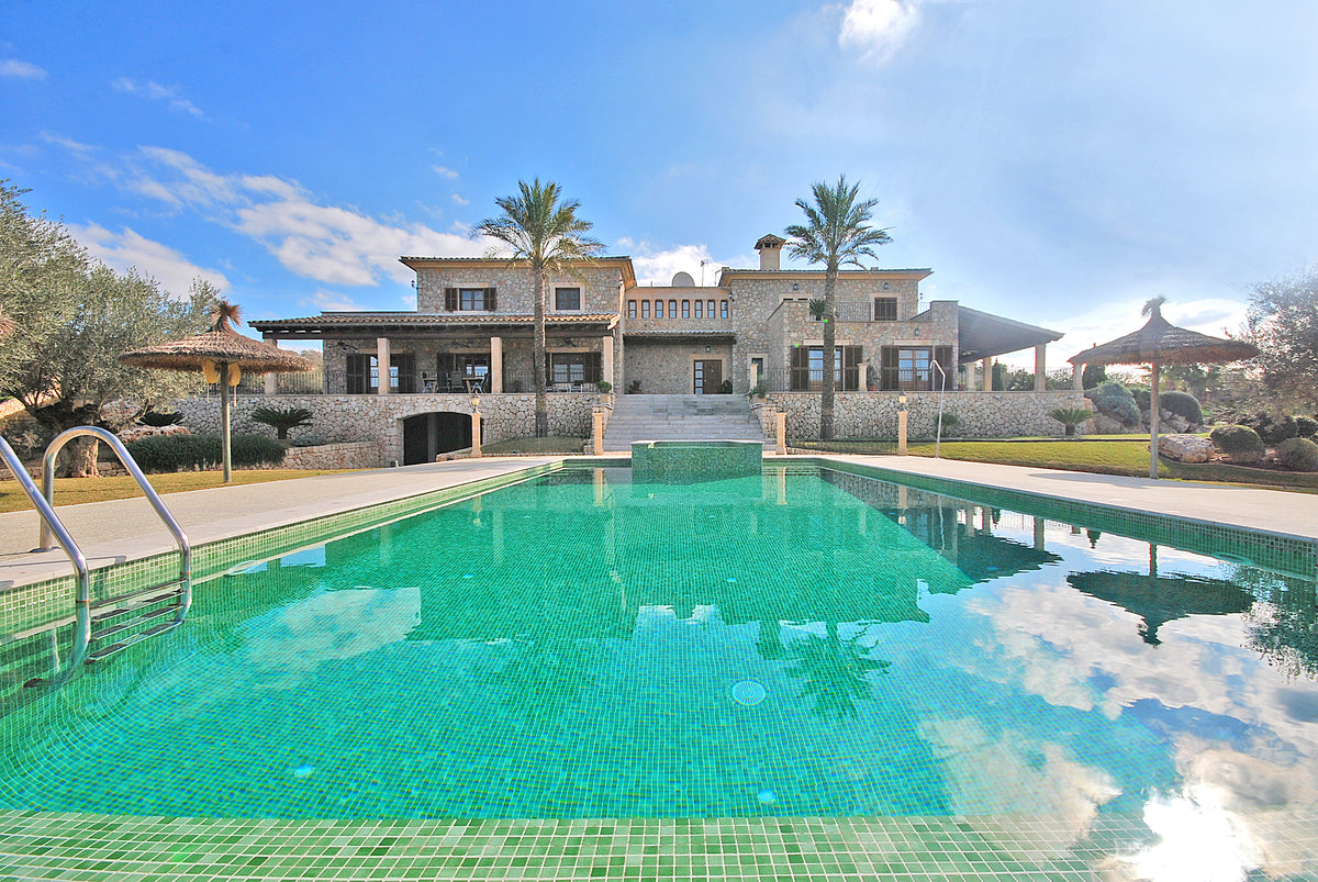 Privater Pool des Ferienhauses Grandina bei Ariany, Mallorca
