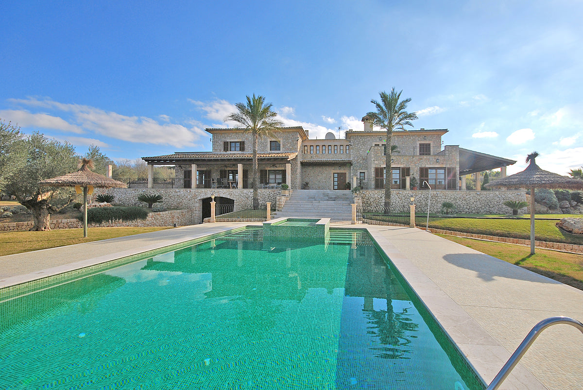 Poolbereich des Ferienhauses Grandina bei Ariany, Mallorca