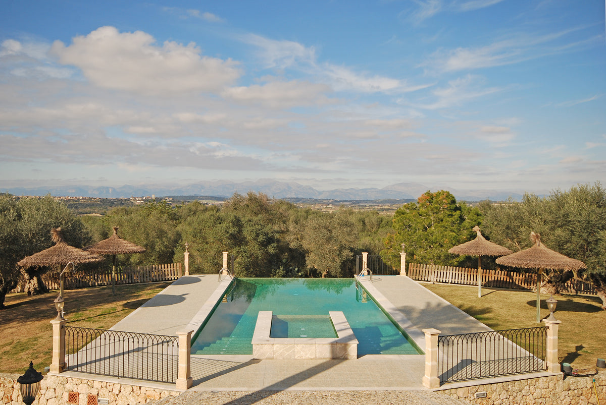 Privater Pool des Ferienhauses Grandina bei Ariany, Mallorca