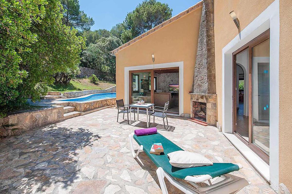 Terrasse der Finca Amapola bei Cala Sant Vicenç, Mallorca