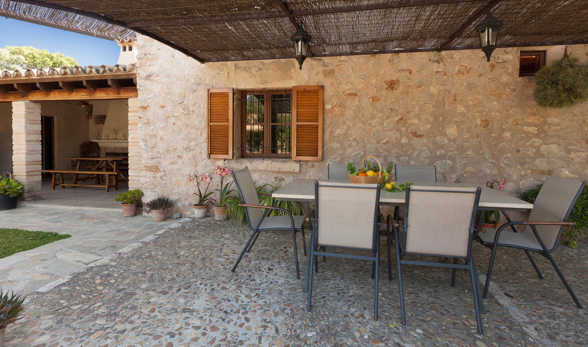 Terrasse der Finca Baturra bei Pollença, Mallorca