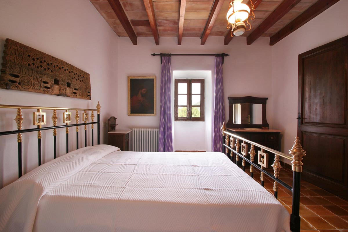 Schlafzimmer der Finca Can Besso bei Pollença, Mallorca