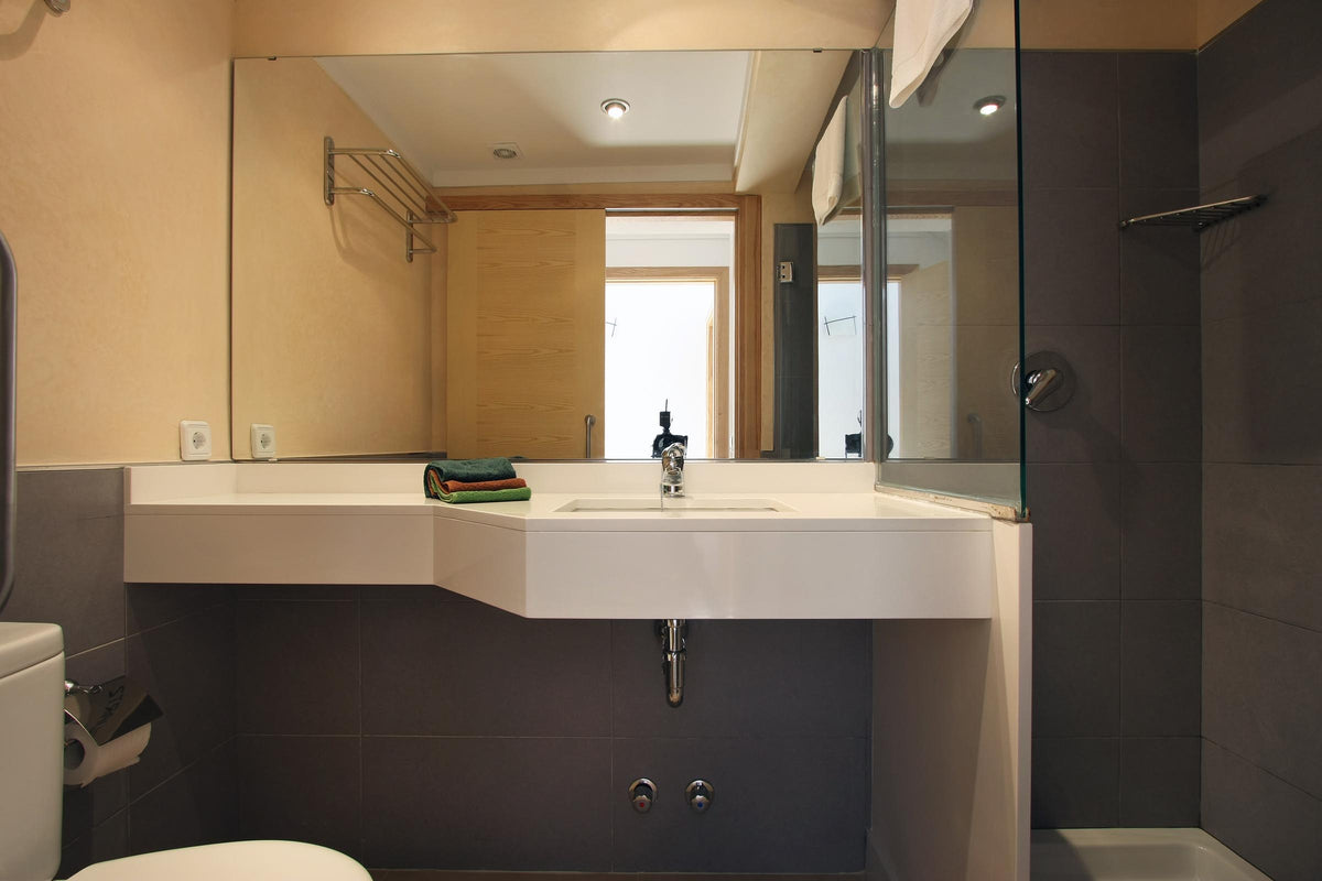 Badezimmer der Finca Can Medina bei Cala Sant Vicenç, Mallorca