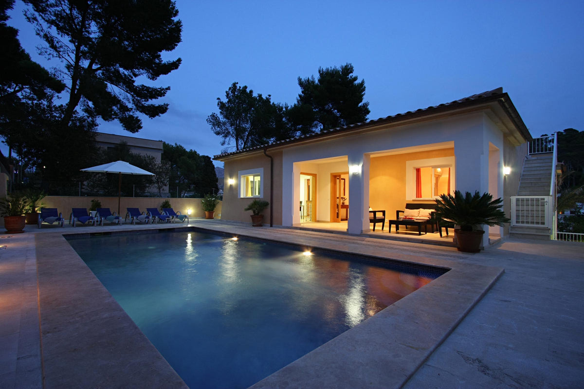 Pool der Finca Can Medina bei Cala Sant Vicenç, Mallorca