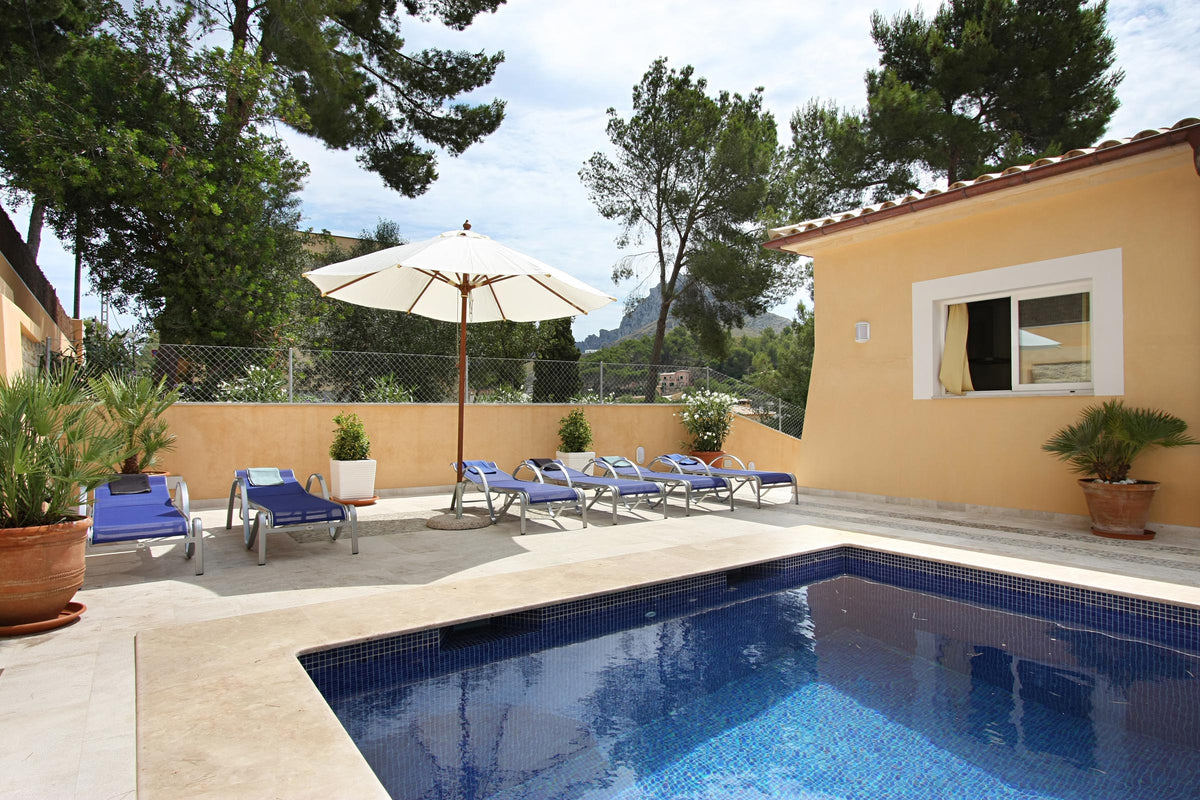 Pool der Finca Can Medina bei Cala Sant Vicenç, Mallorca