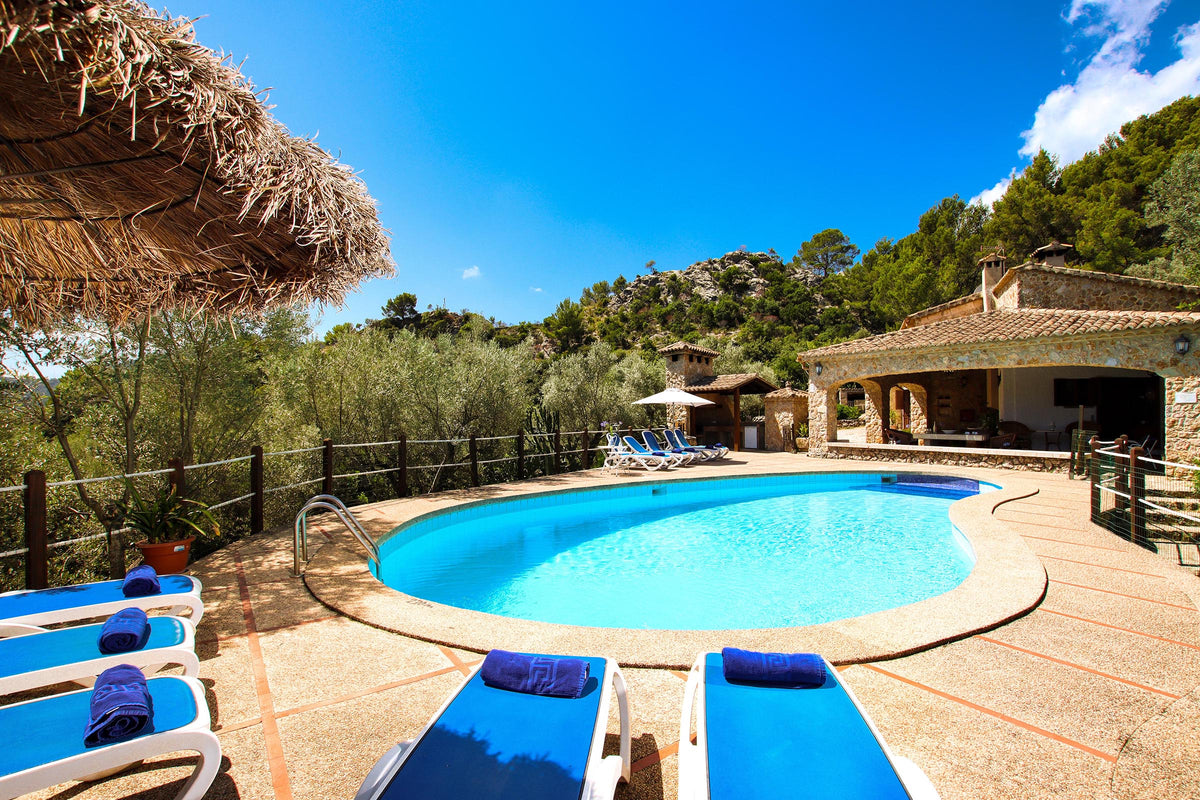 Pool der Finca Encinas bei Pollença, Mallorca