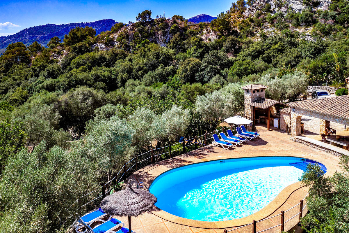 Pool der Finca Encinas bei Pollença, Mallorca