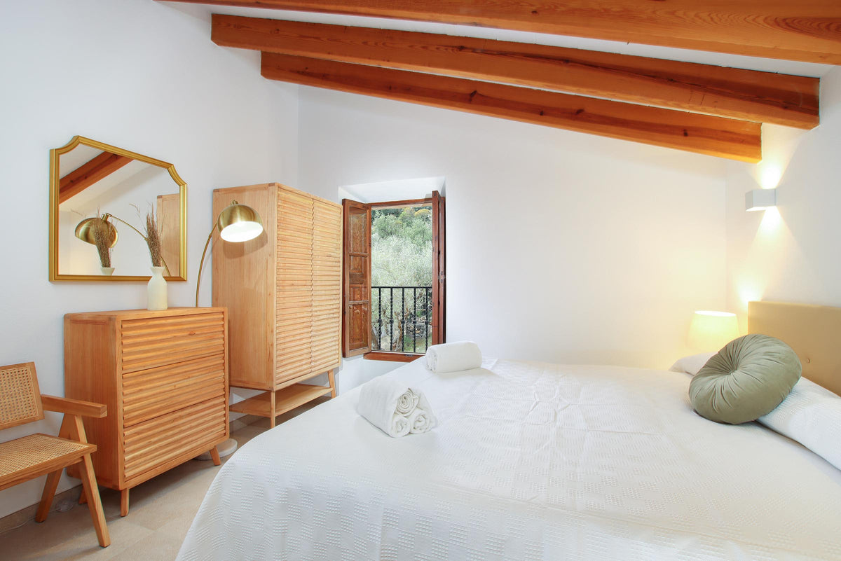 Schlafzimmer der Finca Encinas bei Pollença, Mallorca