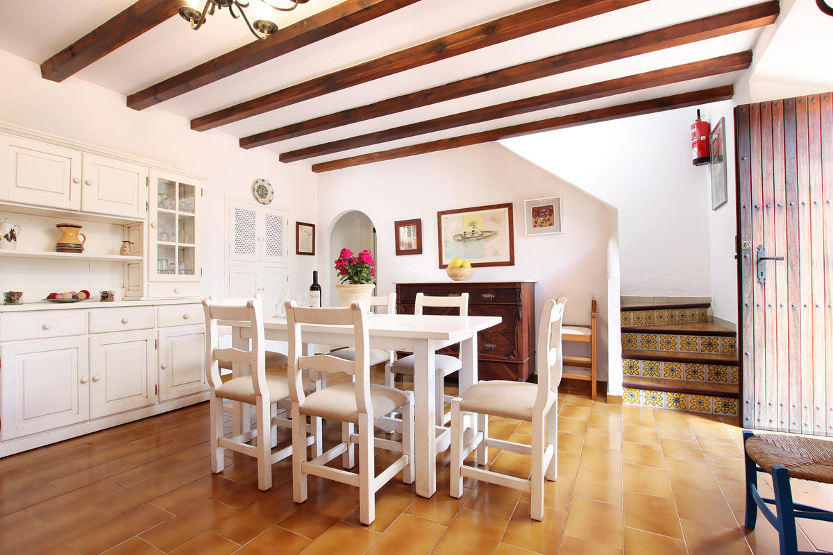 Essbereich der Finca Es Picot bei Pollença, Mallorca
