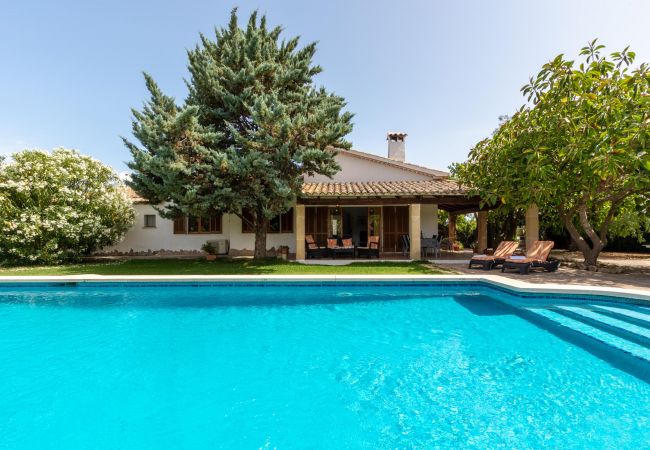 Außenansicht der Finca Es Puget bei Pollença, Mallorca