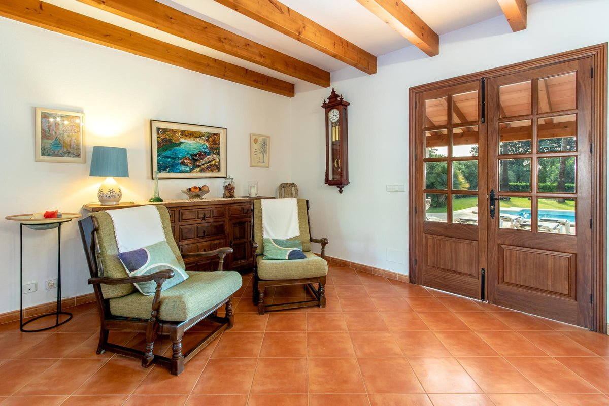 Essbereich der Finca Es Reiet bei Pollença, Mallorca