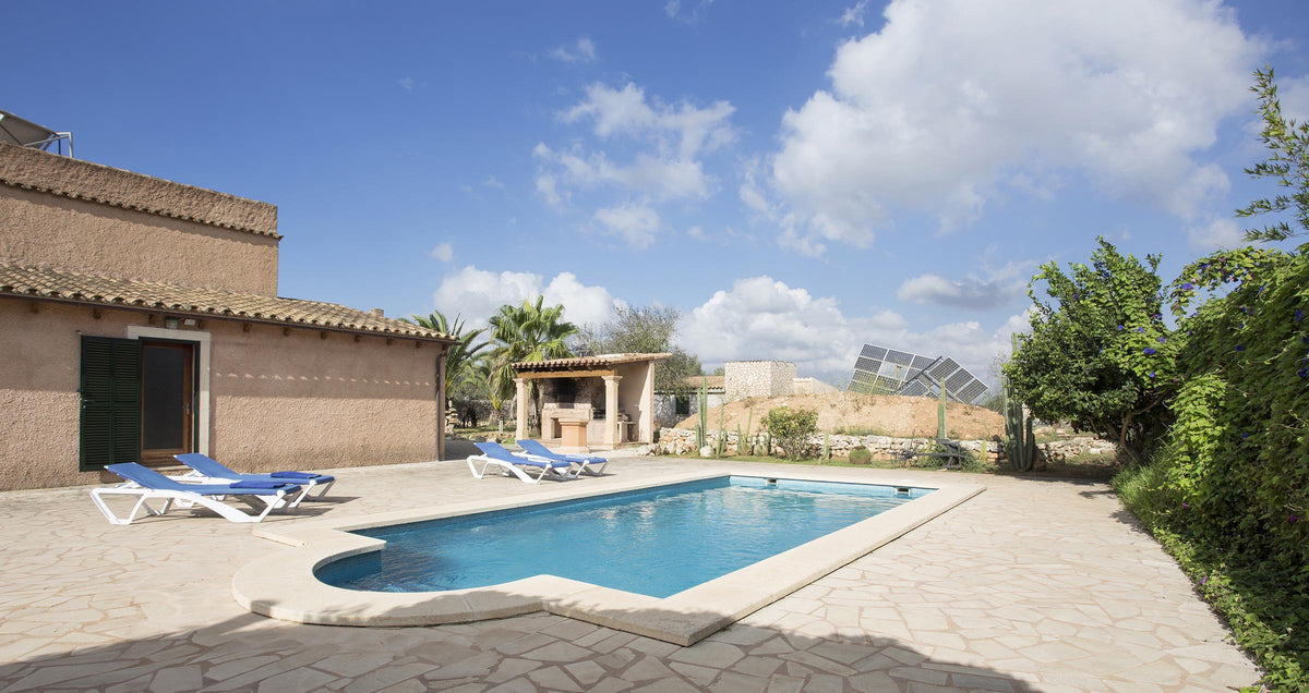 Pool der Finca Es Taronger bei Santanyí, Mallorca