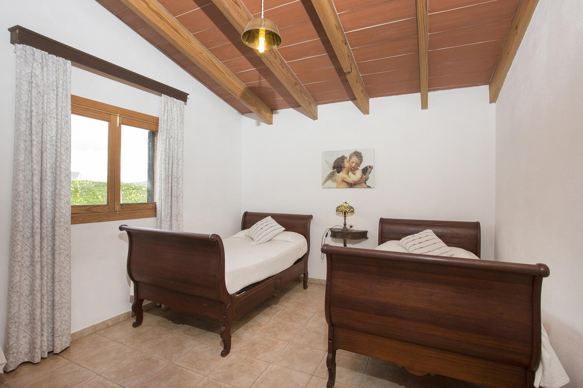 Schlafzimmer der Finca Es Taronger bei Santanyí, Mallorca