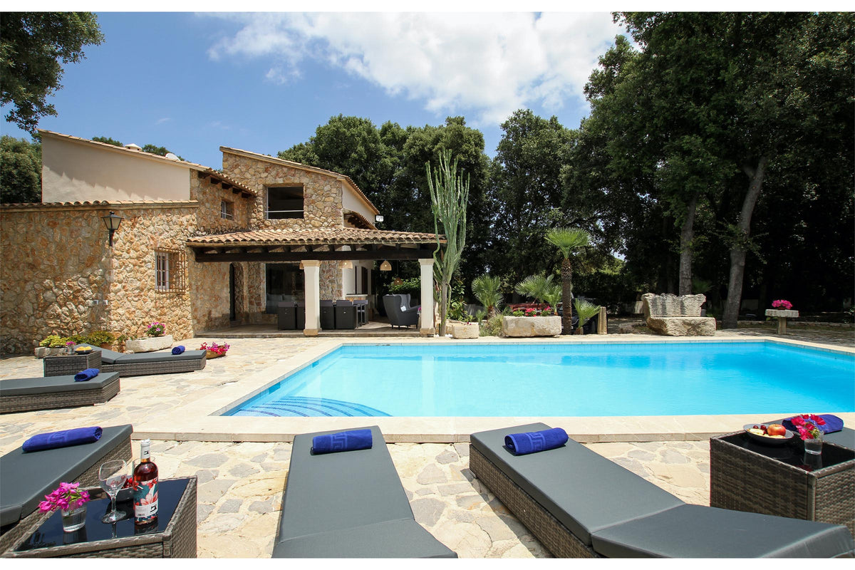 Pool der Finca La Encina bei Pollença, Mallorca