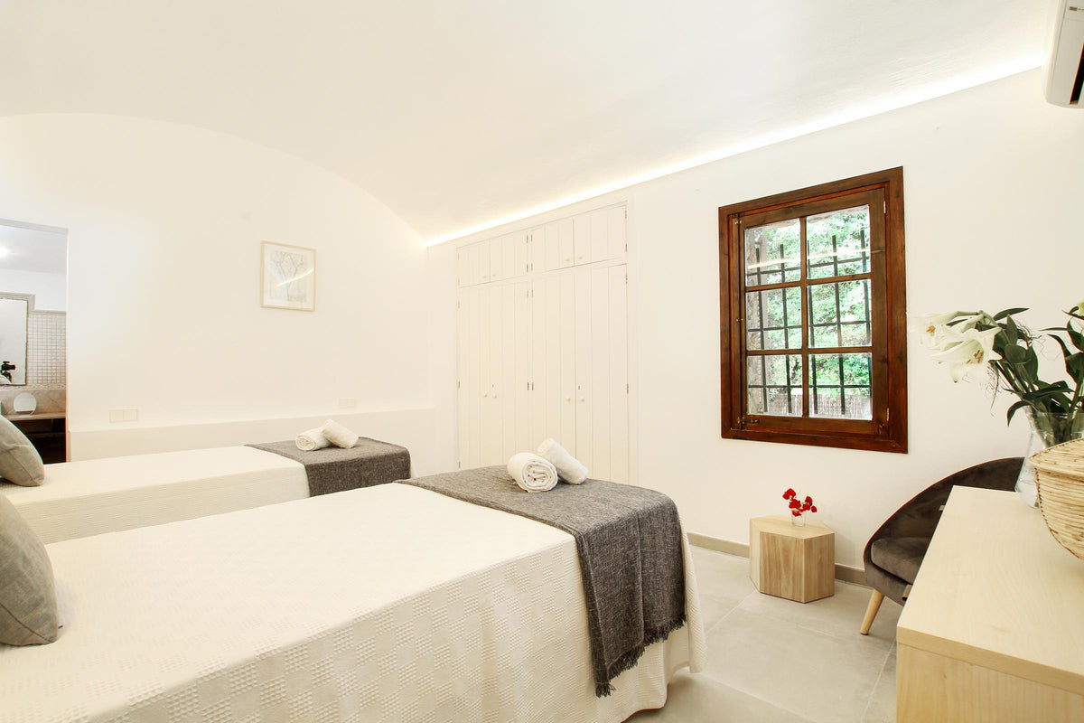 Schlafzimmer der Finca La Encina bei Pollença, Mallorca