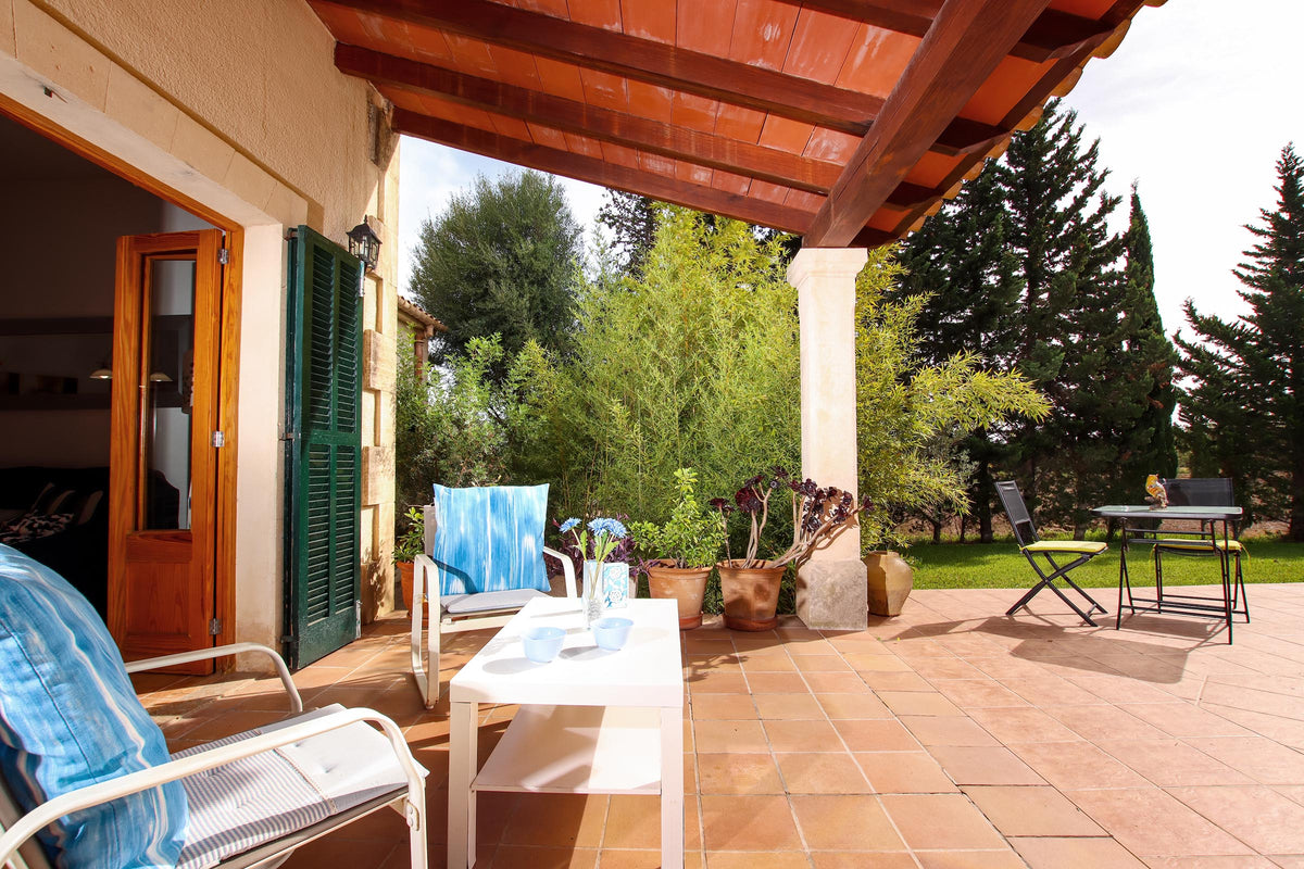 Terrasse der Finca Miracosta bei Pollença, Mallorca