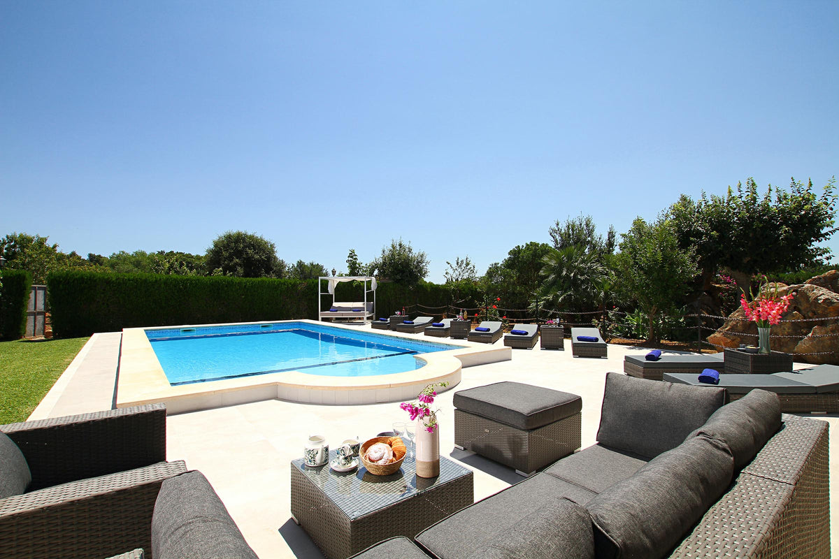 Pool der Finca Monteluz bei Pollença, Mallorca