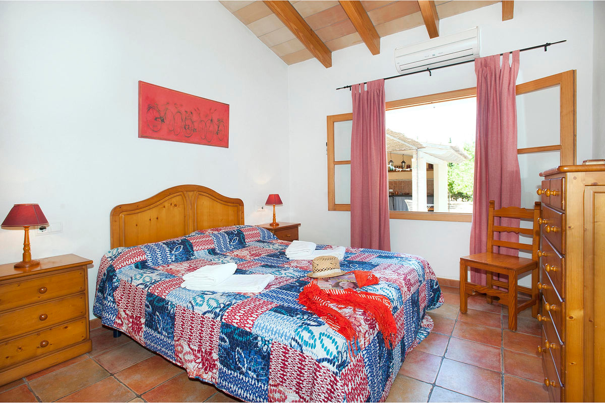 Schlafzimmer der Finca Nobleza bei Alcúdia, Mallorca