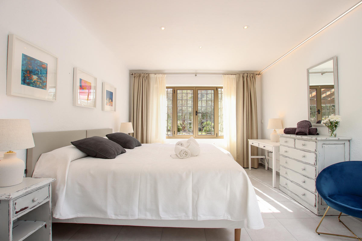 Schlafzimmer der Finca Palma Papa bei Cala Sant Vicenç, Mallorca