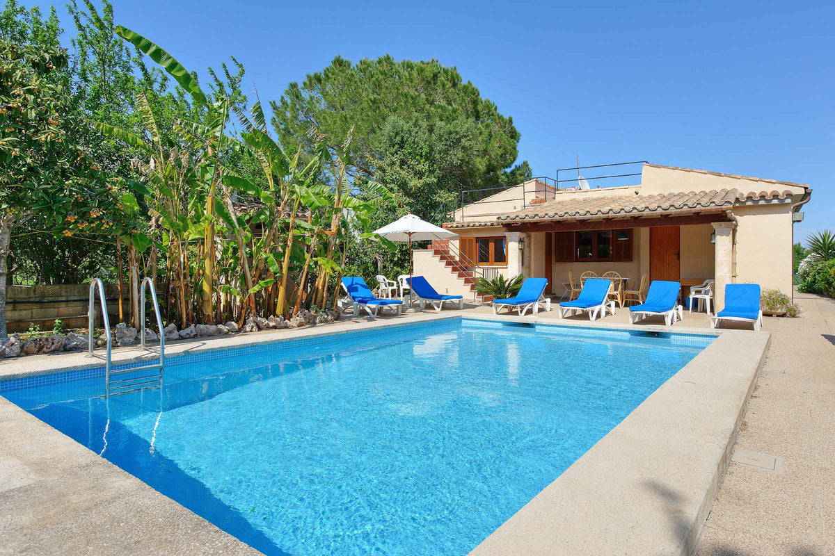 Pool der Finca Sa Calma bei Pollença, Mallorca