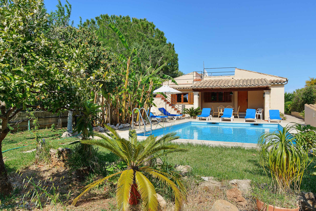 Pool der Finca Sa Calma bei Pollença, Mallorca