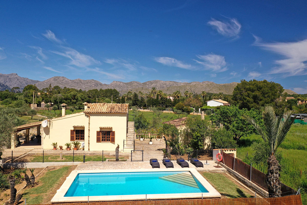 Pool der Finca Sa Clastra bei Port de Pollença, Mallorca