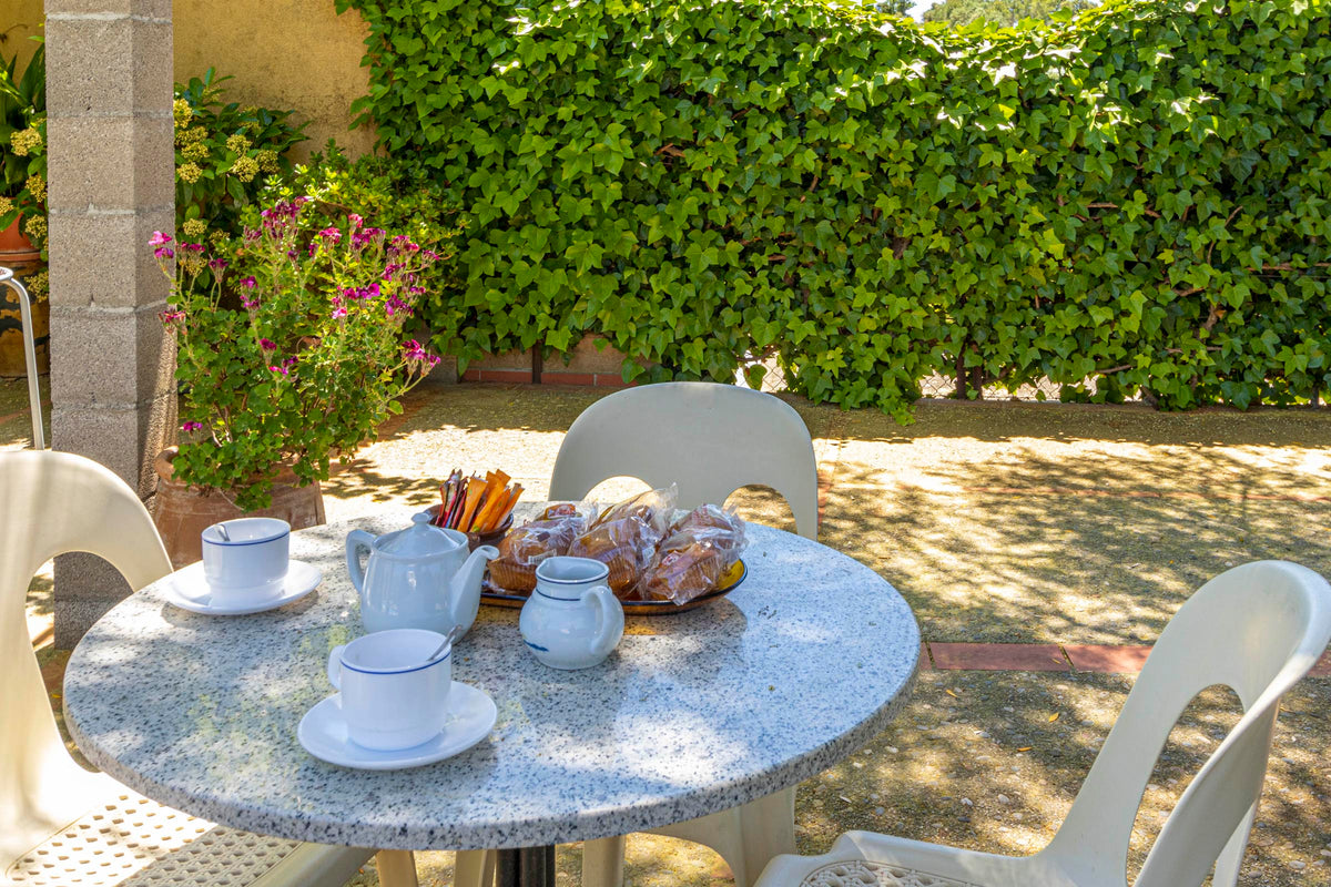 Terrasse der Finca Sa Pedra bei Pollença, Mallorca