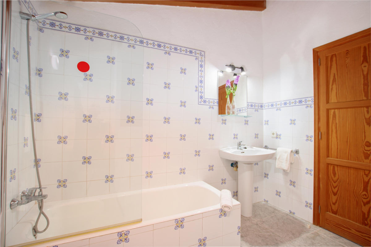 Badezimmer der Finca Sa Vinya bei Pollença, Mallorca