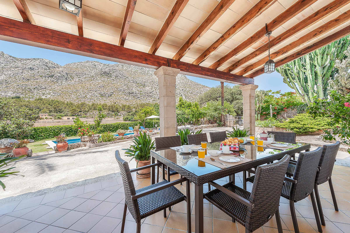 Terrasse der Finca Son Florit bei Cala Sant Vicenç, Mallorca