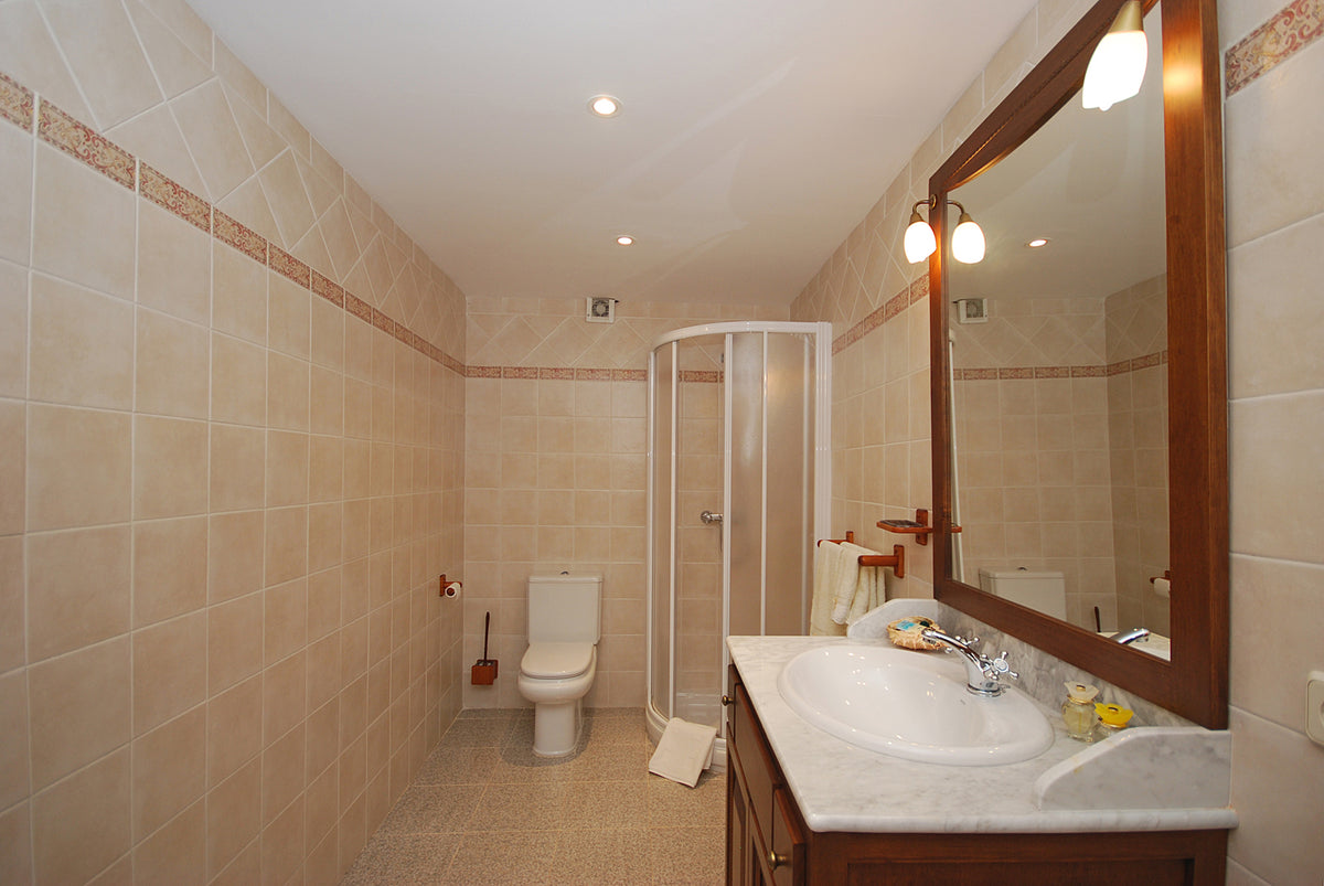 Blick ins Badezimmer der Finca Son Lluny bei Sencelles, Mallorca