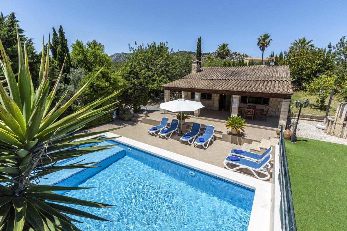 Pool der Finca Son Puig bei Pollença, Mallorca