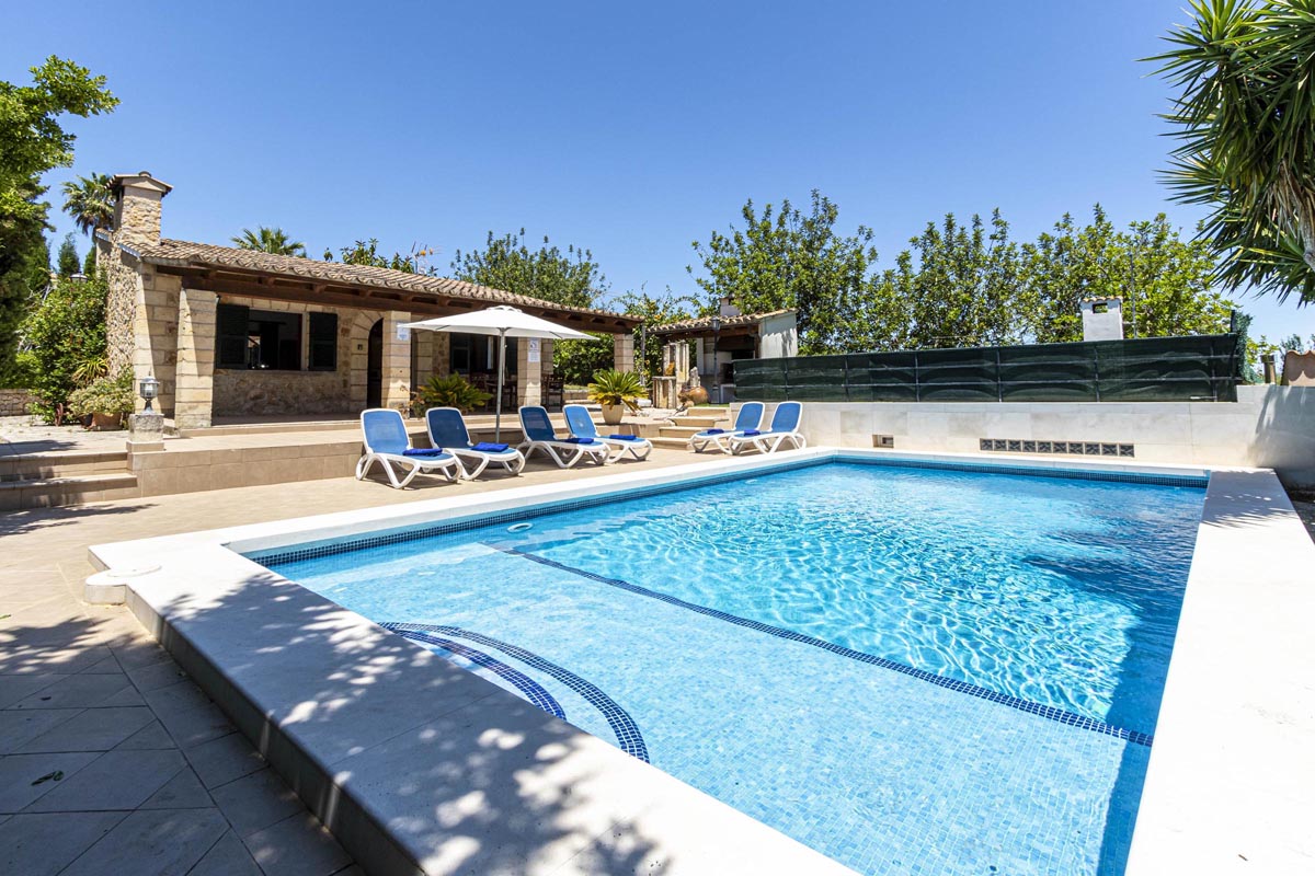 Pool der Finca Son Puig bei Pollença, Mallorca