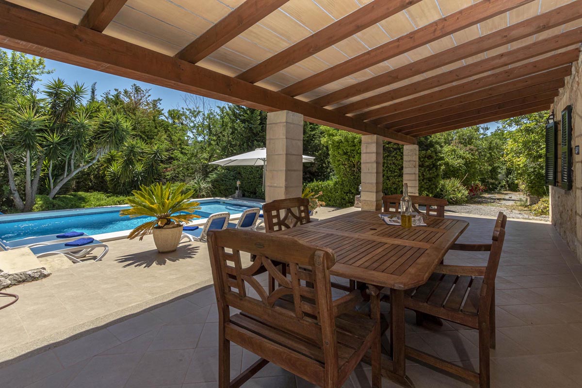 Terrasse der Finca Son Puig bei Pollença, Mallorca