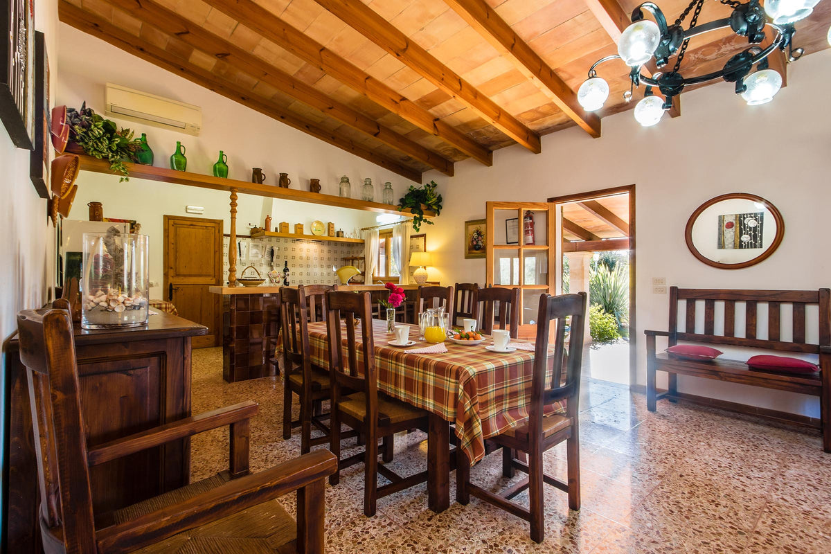 Essbereich der Finca Son Verd bei Pollença, Mallorca