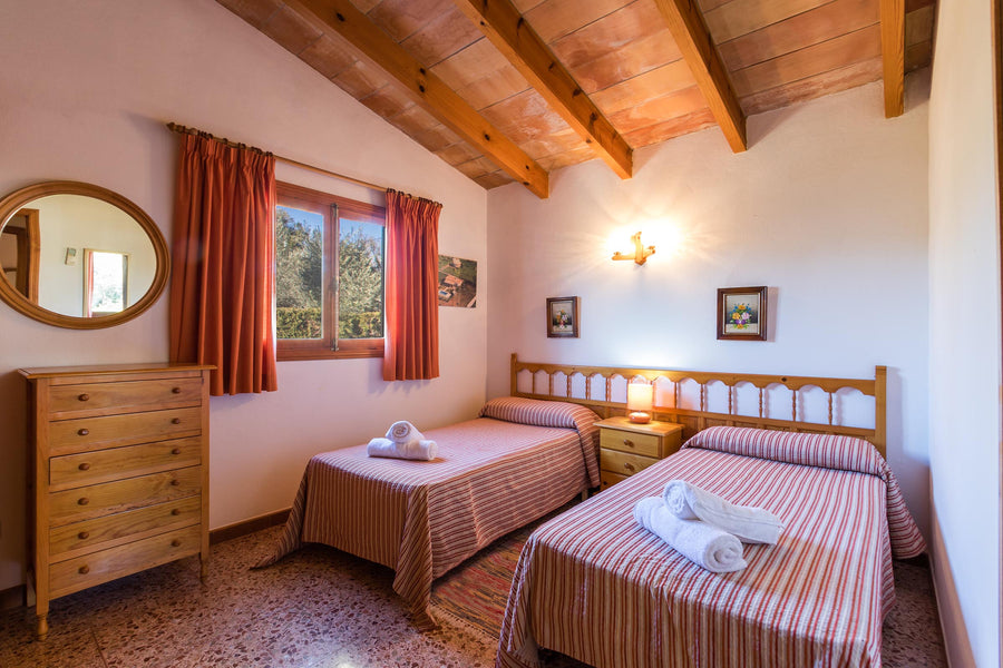 Easygoing and cozy.