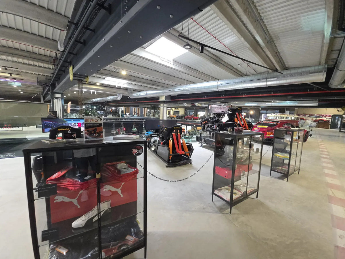 Restaurant und Bar in der Motorworld Mallorca