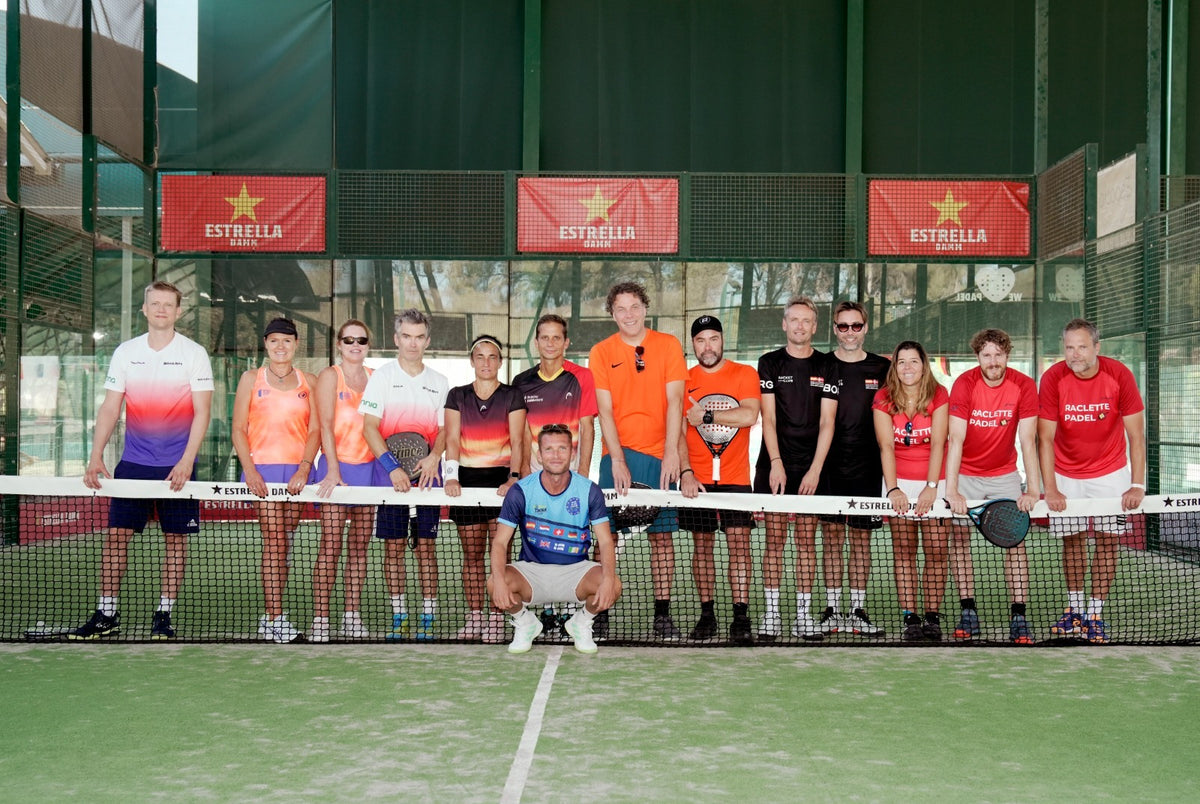 Padel Trainingscamp auf Mallorca: Gruppe am Netz