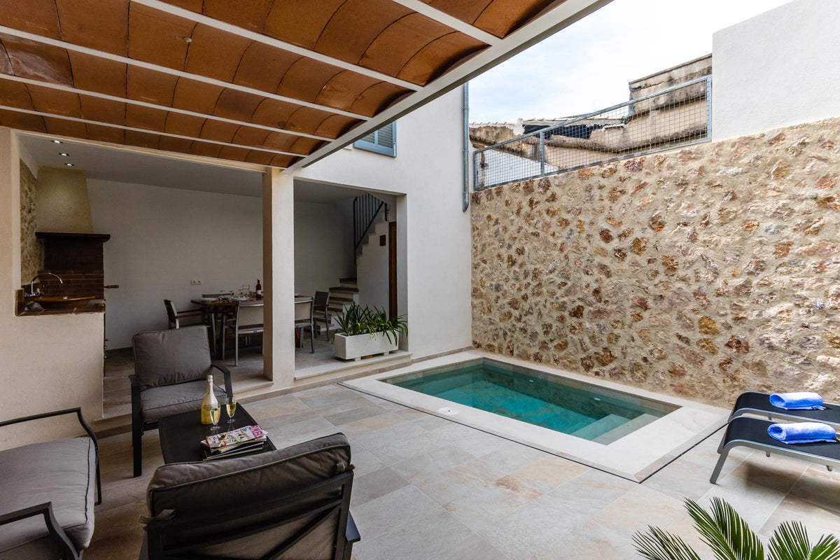 Pool des Stadthauses Sa Pedra bei Pollença, Mallorca