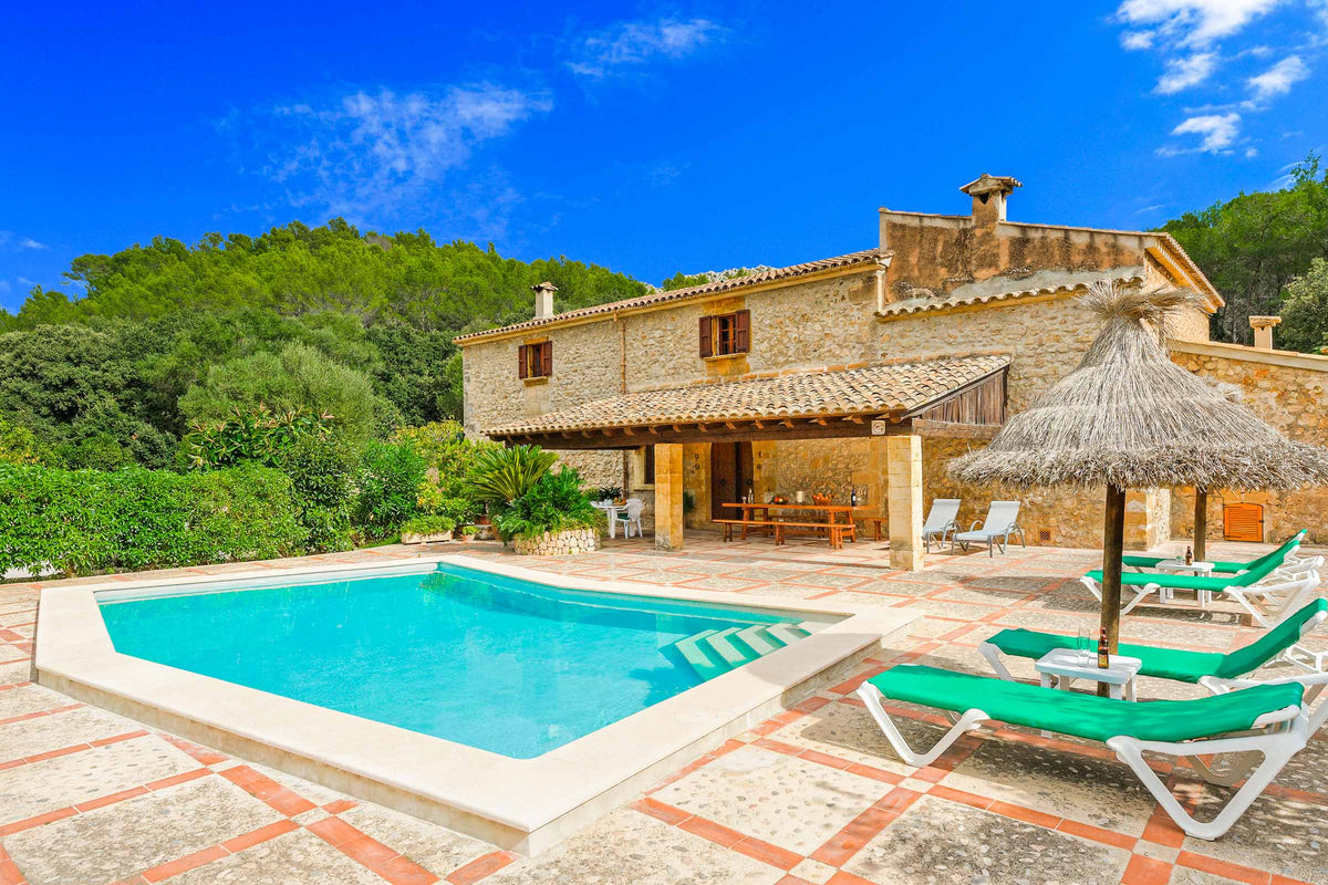Pool der Villa del Sol Vich bei Cala Sant Vicenç, Mallorca