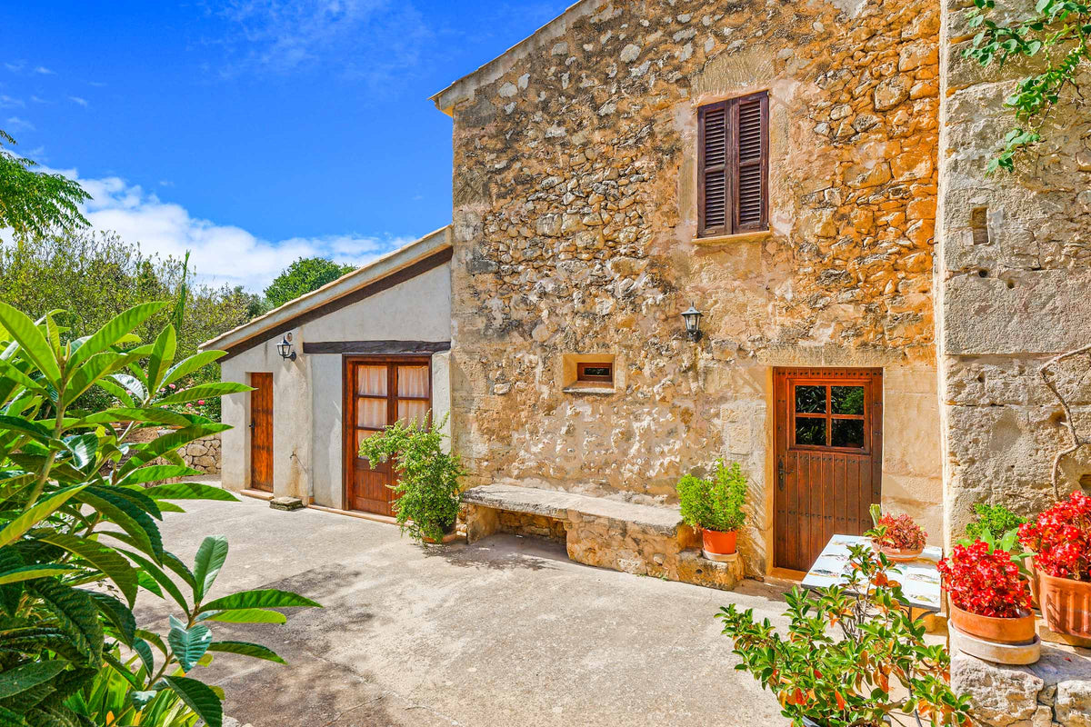 Terrasse der Villa del Sol Vich bei Cala Sant Vicenç, Mallorca
