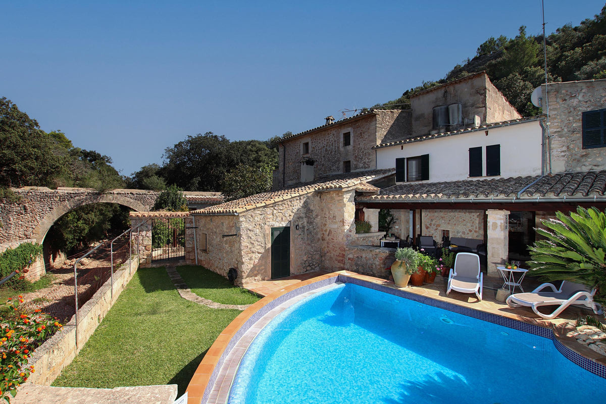 Pool der Villa Es Redoli bei Pollença, Mallorca