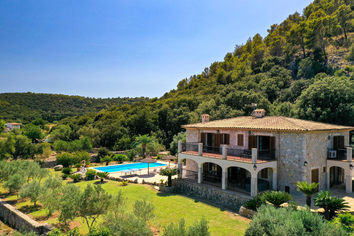 Pool der Villa Miraplomera bei Pollença, Mallorca