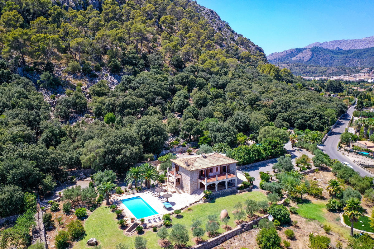 Pool der Villa Miraplomera bei Pollença, Mallorca