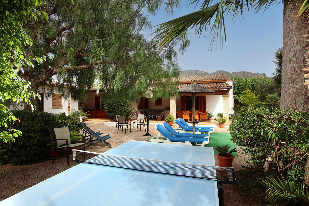 Terrasse der Villa Natura bei Pollença, Mallorca