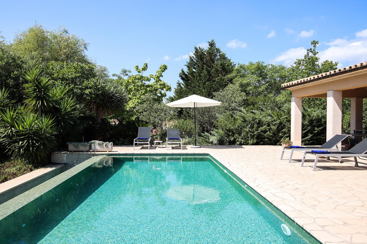 Pool der Villa Olas bei Pollença, Mallorca
